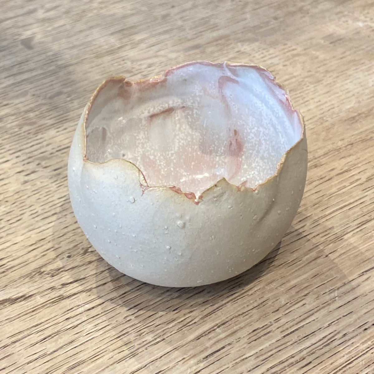 Lysskåler med rosa glasur