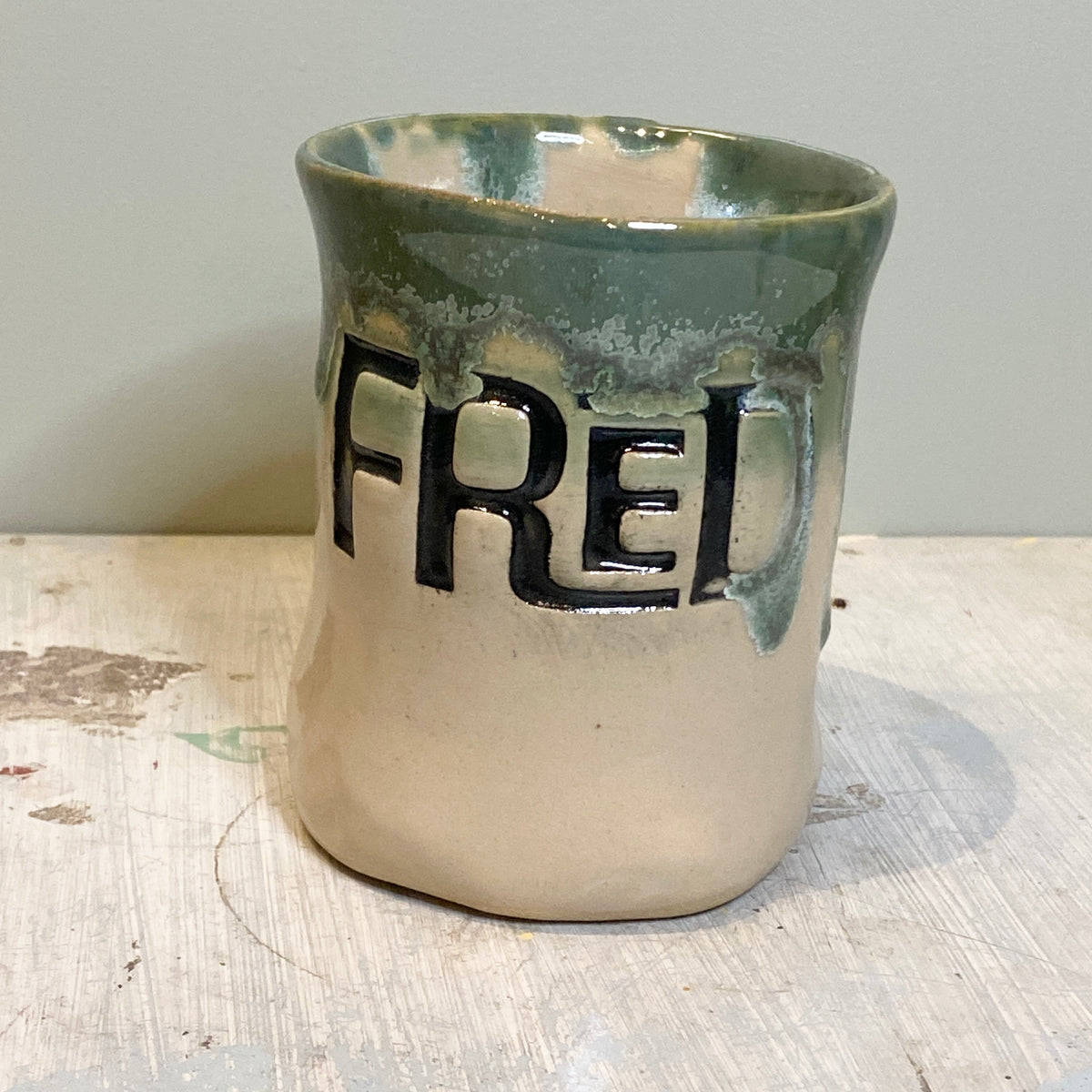 Håndformet krus, FRED, nr 2