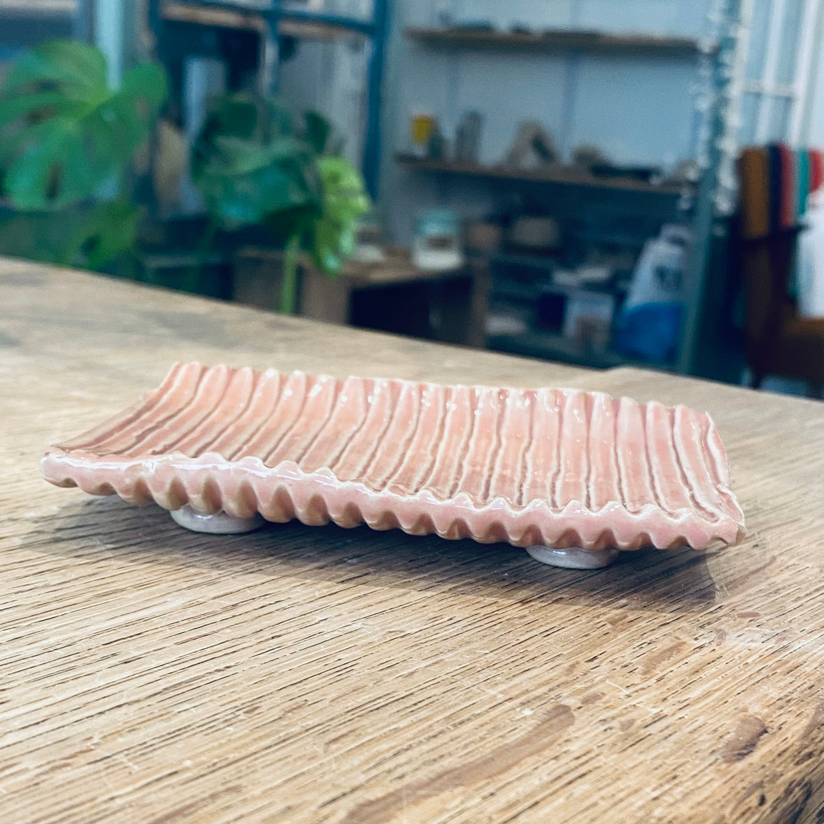Sæbeskål på fødder, rosa