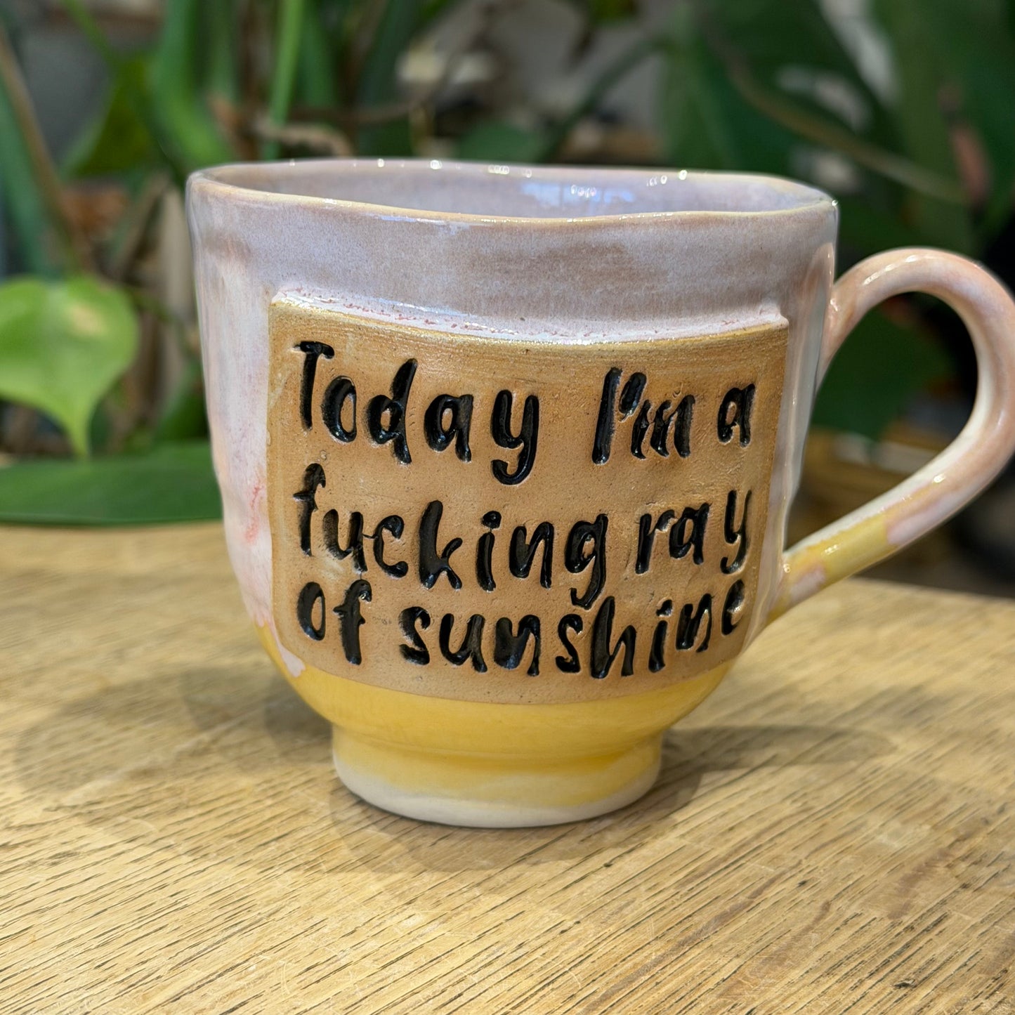 Håndlavet krus med tekst; Ray of sunshine